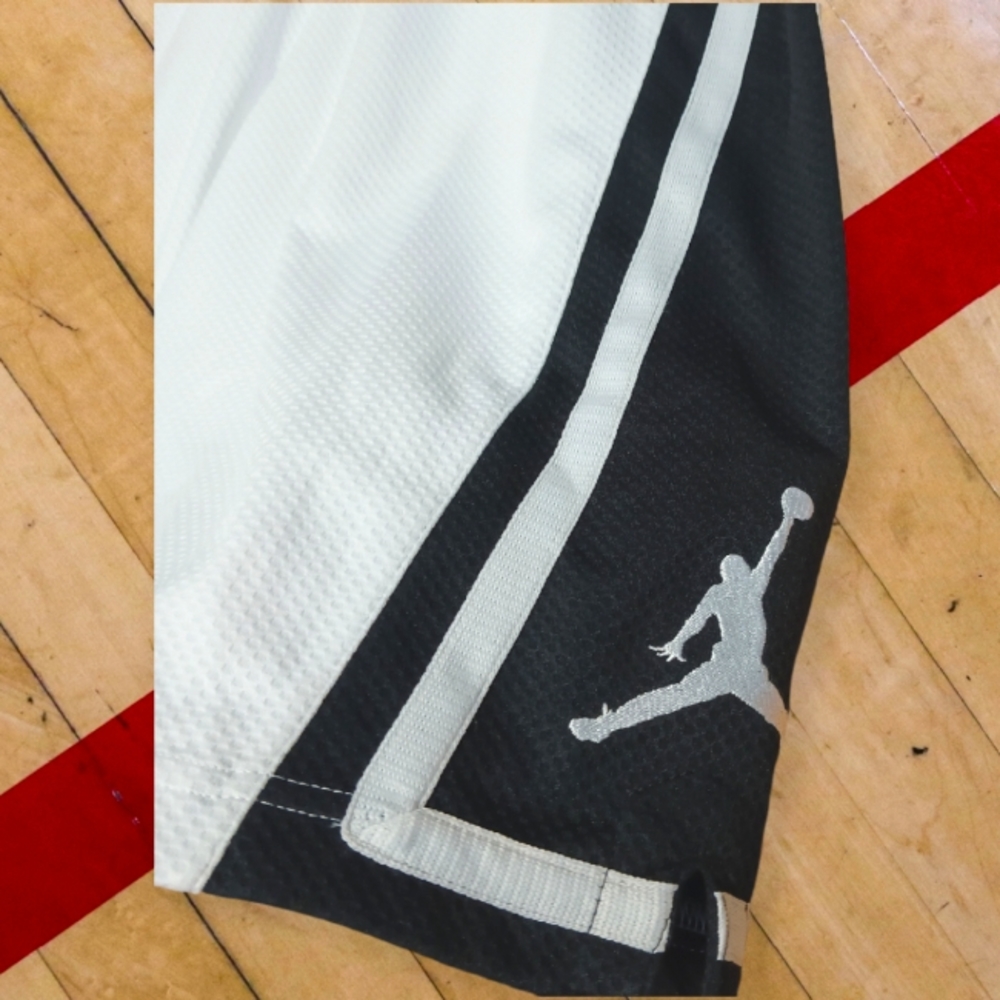 Jordan Jumpman Boys Large Black White Basketball Shorts - Picture 3 of 6